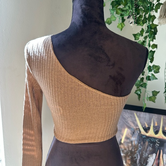 One-Shoulder Ribbed Knit Top - Picture 2 of 2